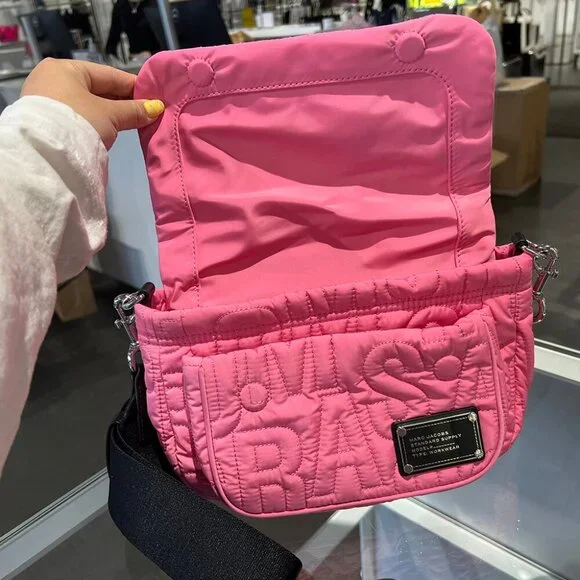 大人気 Marc Jacobs Nylon Jumbled Logo Messenger 4S4HMS005H02 Marc Jacobs Nylon Jumbled Logo Messenger 4S4HMS005H02 Black